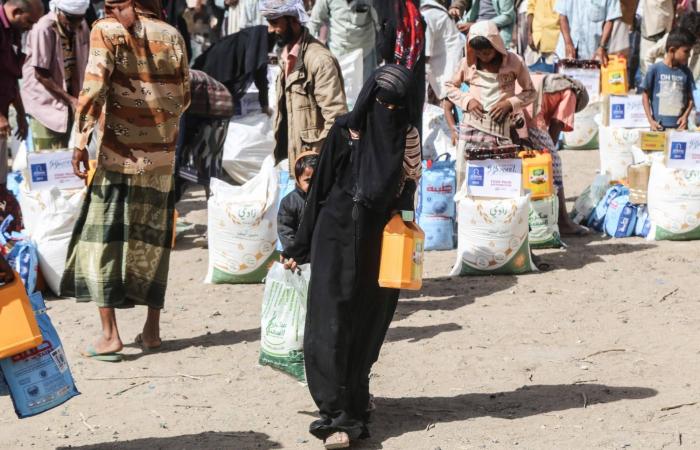 «المركزي
      اليمني»
      يقاوم
      ضغوط
      البنوك
      وشركات
      الصرافة