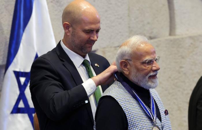 واشنطن
      تشدد
      شروطها
      أمام
      إيران…
      اتفاق
      نووي
      إلى
      الأبد