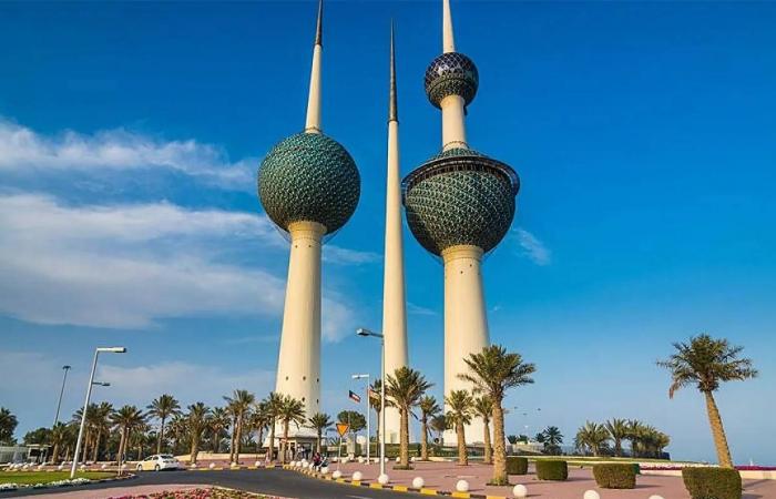 خادم
      الحرمين
      يبعث
      رسالة
      خطية
      لسلطان
      عُمان
      تتعلق
      بالعلاقات
      الثنائية