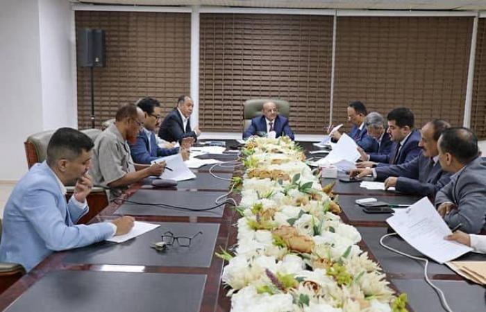 حكومة
      الزنداني
      تبدأ
      إعادة
      ترتيب
      مشهد
      القيادة
      الأمنية