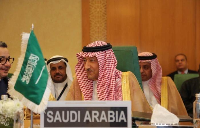 وزير
      الخارجية
      السعودي
      ونظيره
      الباكستاني
      يبحثان
      سبل
      خفض
      حدة
      التوتر