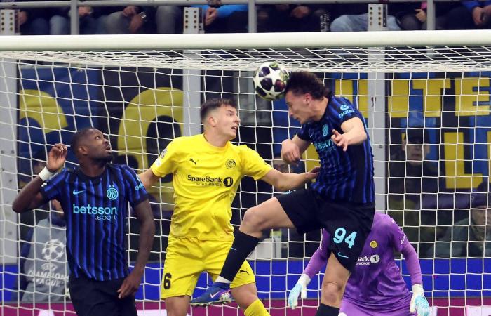 «غرفة
      الغضب»...
      حل
      مبتكر
      للاعبات
      التنس
      للتنفيس
      عن
      إحباطهن
      بعيداً
      عن
      الكاميرات