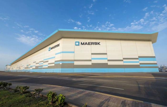 استراتيجية
      التخصيص...
      رافعة
      تطوير
      الخدمات
      اللوجيستية
      بالسعودية