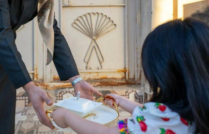 اللقاءات
      الاجتماعية
      في
      رمضان...
      بين
      ذكريات
      الأجيال
      وتحدي
      الشاشات