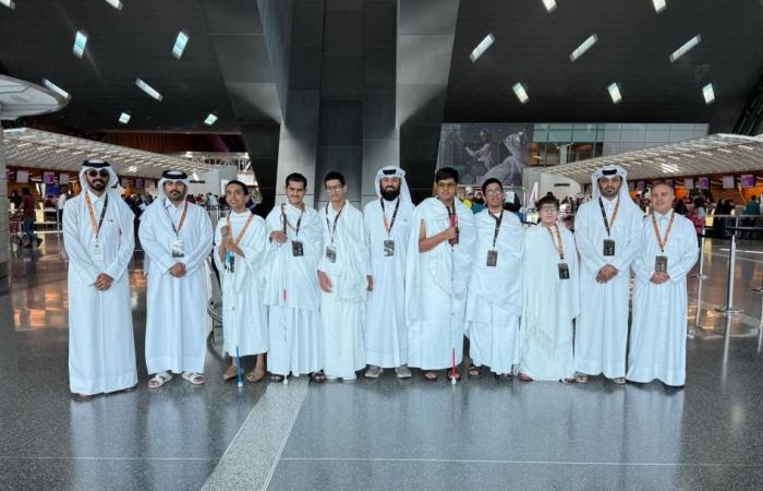 مركز النور للمكفوفين ينظم رحلة عمرة لمنتسبيه