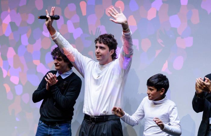 «قطار
      النهر»...
      رحلة
      طفولية
      لاختبار
      المجهول
      في
      بوينس
      آيرس