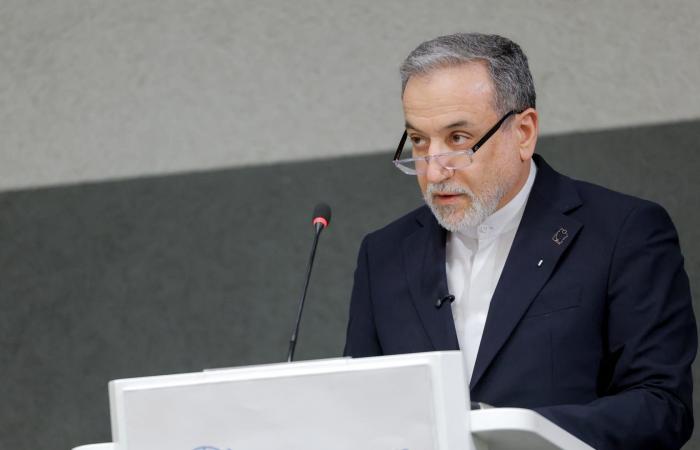 لقاء عراقجي ونظيره العُماني يسبق انطلاق جولة المحادثات الجديدة بين إيران وأمريكا