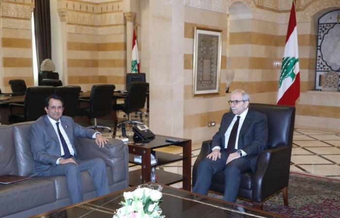  رئيس مجلس الوزراء اللبناني يجتمع مع سفير دولة قطر
