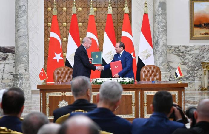 آيزنكوت
      قوة
      صاعدة
      تهدد
      نتنياهو
      ومنافسيه