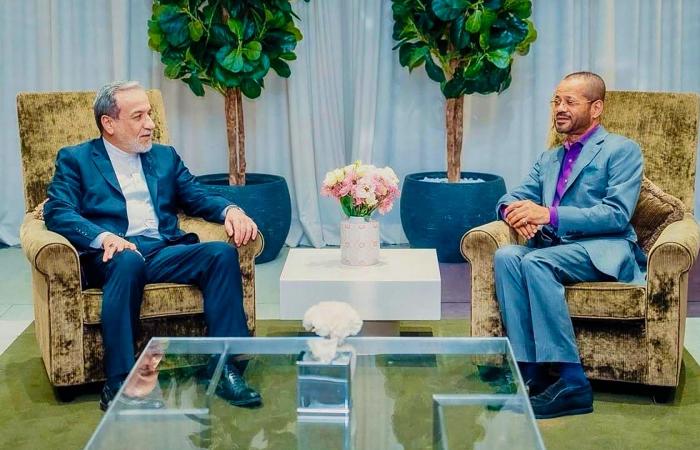 وزير الخارجية العماني يكشف عن "مفاجأة" بشأن مفاوضات أمريكا وإيران