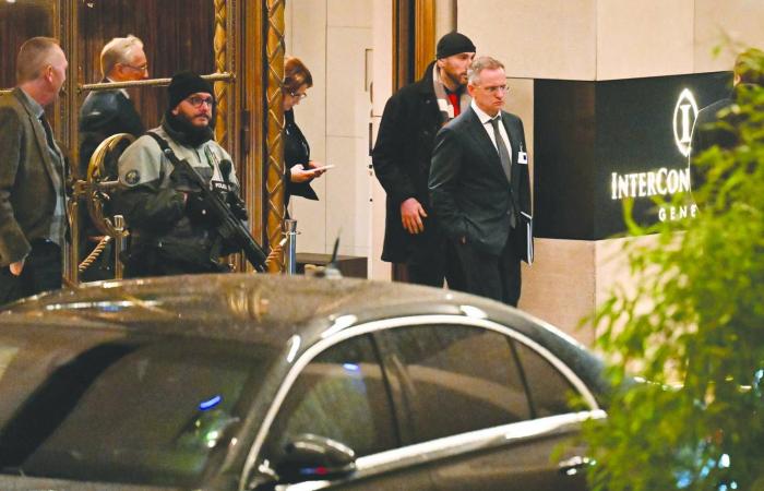 فرنسا
      تنصح
      رعاياها
      بعدم
      السفر
      إلى
      إسرائيل
      والقدس
      والضفة
      بسبب
      الوضع
      الأمني
      ​​في
      إيران