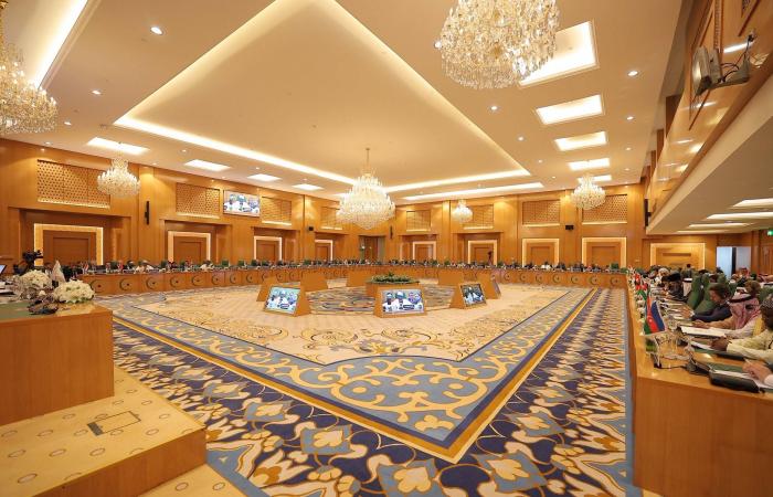 تصاعد
      شكاوى
      اليمنيين
      في
      صنعاء
      وإب
      من
      الانتهاكات
      الحوثية