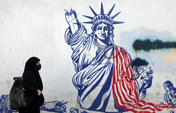 دول
      تقلص
      بعثاتها
      وتحث
      مواطنيها
      على
      مغادرة
      إسرائيل
      وإيران