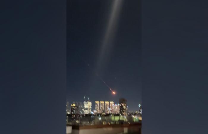 كاميرا CNN ترصد صاروخا يضرب تل أبيب