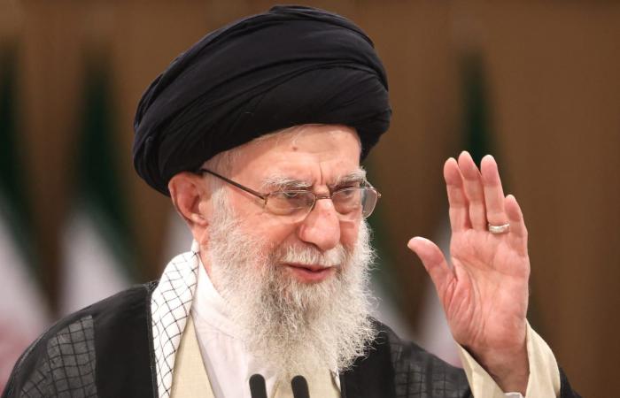 وزير خارجية إيران: خامنئي على قيد الحياة "على حد علمي"