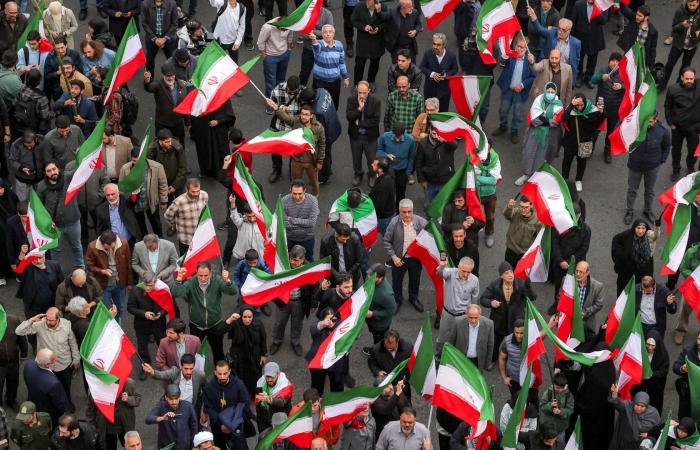 من يملأ فراغ القيادة الإيرانية على المدى القريب حال مقتل خامنئي؟ إليكم تقديرات الاستخبارات الأمريكية