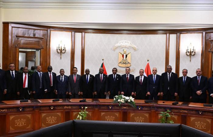 «لا
      عودة
      قسرية»
      من
      مصر...
      تأكيدات
      سودانية
      لحل
      أزمات
      الوافدين