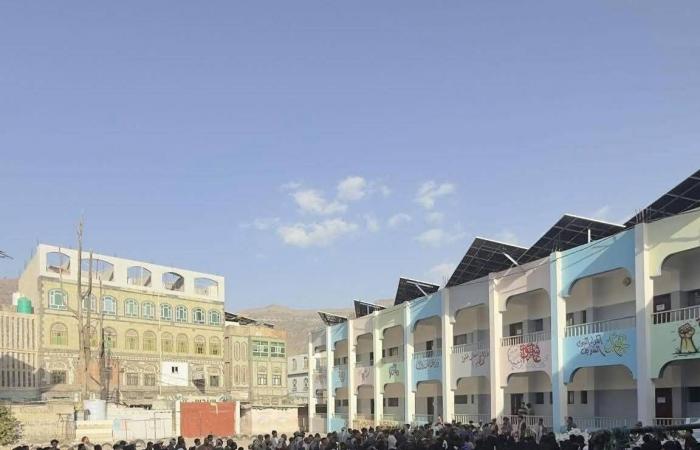 طوابير
      الجوعى
      في
      مناطق
      سيطرة
      الحوثيين
      تثير
      فزع
      اليمنيين