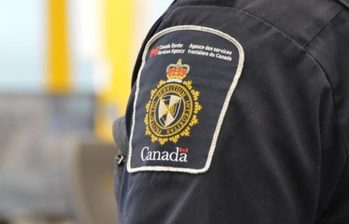 اتهام
      شركة
      في
      كيبيك
      بتوظيف
      21
      عاملا
      أجنبيا
      دون
      تصريح
      عمل