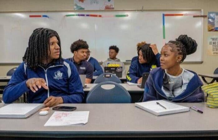 الجيل
      المقبل
      من
      الألواح
      الشمسية...
      إنتاج
      أكبر
      وانبعاثات
      أقل