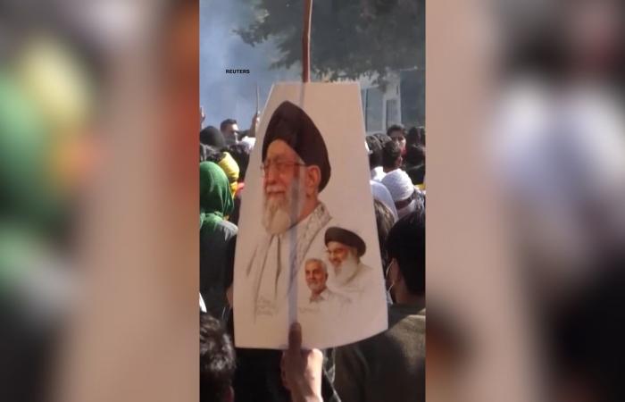 فوضى ودماء أمام القنصلية الأمريكية.. مقتل خامنئي يشعل مظاهرات عنيفة في باكستان