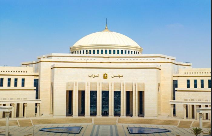 زيادة
      رسوم
      «التأشيرة
      الاضطرارية»
      لدخول
      مصر