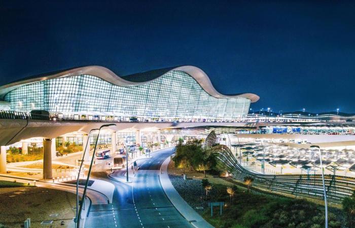 الجيش
      الكويتي
      تعامل
      مع
      97
      صاروخاً
      و283
      مسيّرة
      منذ
      بدء
      العدوان
      الإيراني