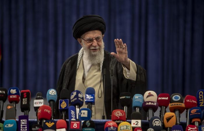 الحكومة العراقية تعلن الحداد 3 أيام بعد مقتل علي خامنئي والسيستاني يقدم تعازيه لإيران