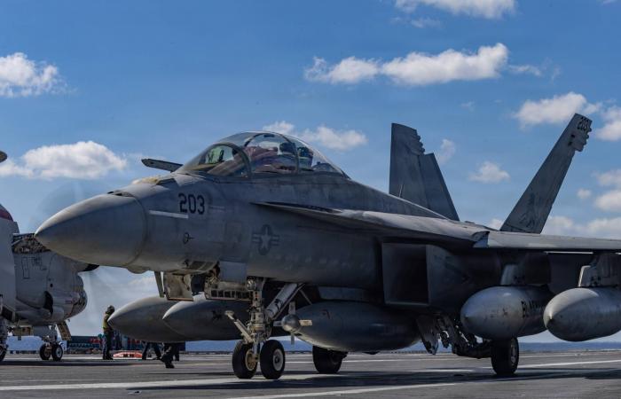 3
      قتلى
      جراء
      إطلاق
      نار
      داخل
      حانة
      بولاية
      تكساس
      الأميركية