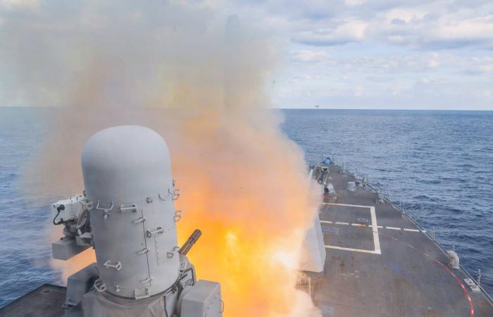 ترمب
      يتباهى
      بـ«نجاح
      غير
      مسبوق»…
      وواشنطن
      في
      حالة
      تأهب
      قصوى