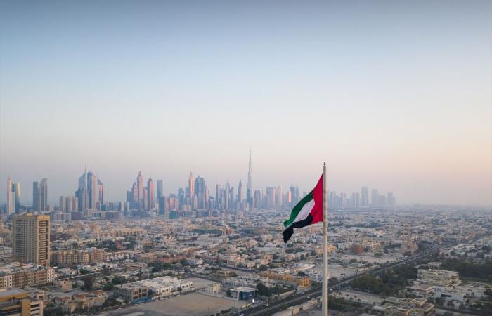 الإمارات تعلن إصابة شخصين في حادث اعتراض طائرات مسيرة في دبي