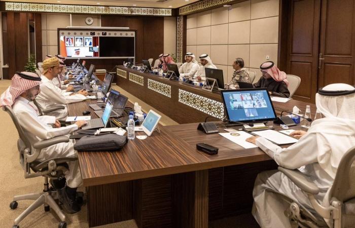 الكويت
      تعترض
      مسيّرات...
      وتصاعد
      دخان
      من
      محيط
      السفارة
      الأميركية