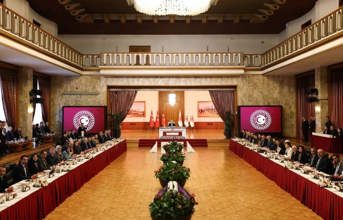 أوجلان
      يسعى
      إلى
      حزب
      جديد
      للأكراد
      في
      تركيا؟