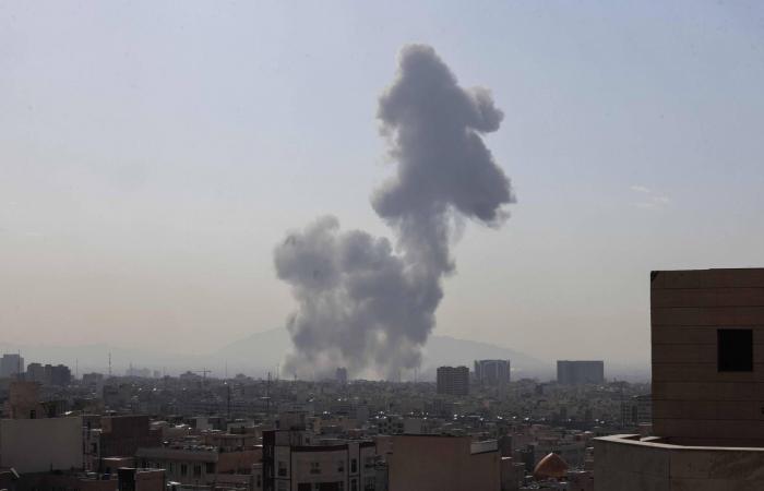 الجيش
      الأميركي:
      مضيق
      هرمز
      ليس
      مغلقاً