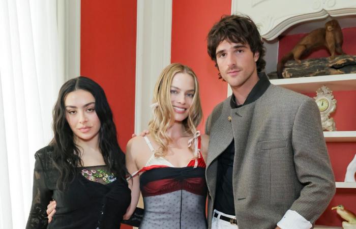 مشاهير هوليوود يحولون السجادة الحمراء إلى عروض أزياء "تنكرية" بهذه الإطلالات