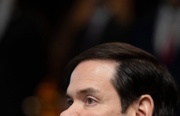 مارالاغو...
      منتجع
      فاخر
      حوّله
      ترمب
      «غرفة
      عمليات»
      لإدارة
      الحروب