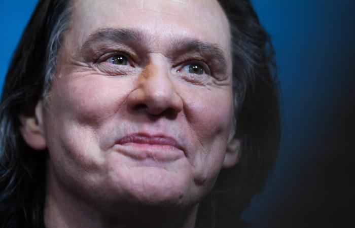 تغيّر ملامح وجه جيم كاري يثير التكهنات حول حقيقة حضوره لحفل جوائز "سيزار"