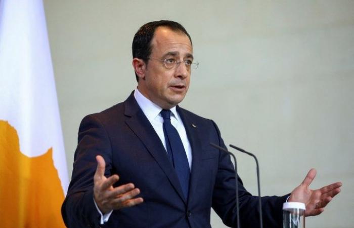 الرئيس القبرصي يعلن اصطدام طائرة مسيرة بقاعدة أكروتيري الجوية البريطانية