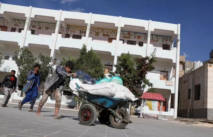 مصر
      تُنسِّق
      مع
      اليونان
      لاستعادة
      جثامين
      ضحايا
      غرق
      مركب
      هجرة
      غير
      شرعية