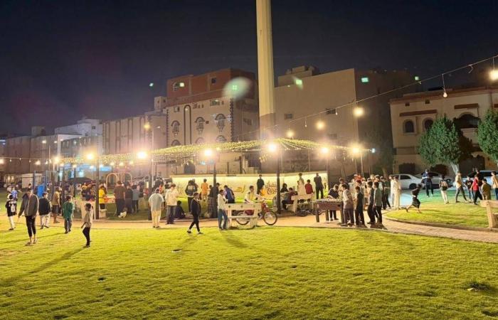 «الأزقة»
      تفتح
      دفاترها
      لكتابة
      ليالي
      رمضان
      بأسلوب
      جديد