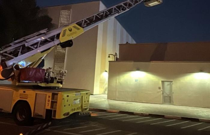 بالصور.. دبي تعلن إخماد حريق "محدود" بمحيط القنصلية الأمريكية جراء استهدافها بمسيرة