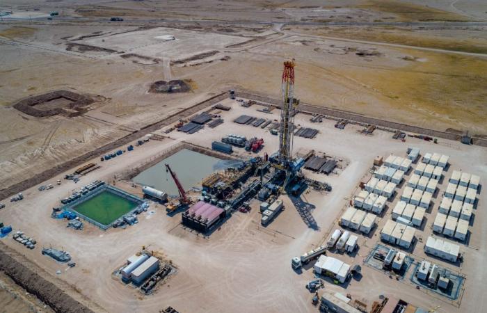 السلطات العراقية توقف الإنتاج بحقل الرميلة الجنوبي النفطي بسبب ارتفاع المخزون