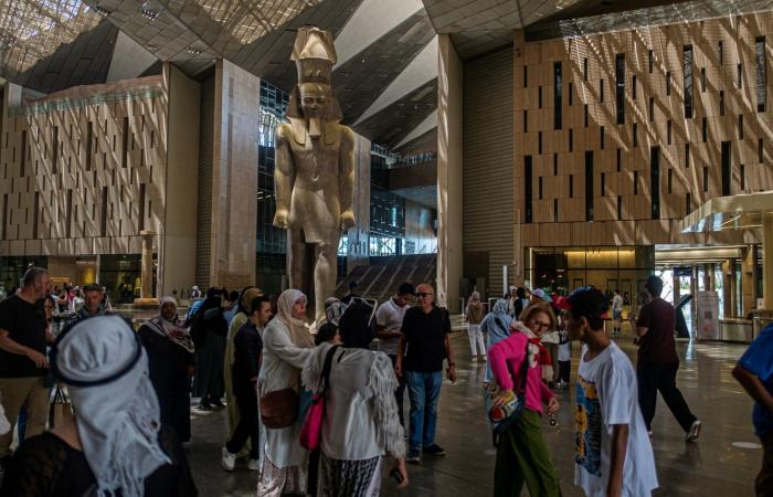 هل تؤثر حرب إيران على "الطفرة التاريخية" للسياحة المصرية؟.. مصادر توضح لـCNN