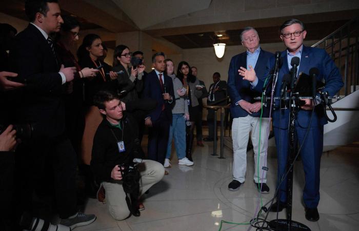 الكونغرس
      للتصويت
      على
      «تفويض
      الحرب
      في
      إيران»