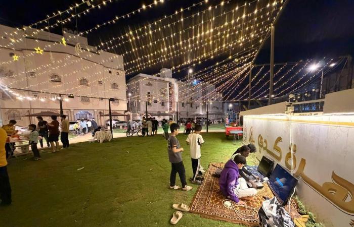 «الأزقة»
      تفتح
      دفاترها
      لكتابة
      ليالي
      رمضان
      بأسلوب
      جديد