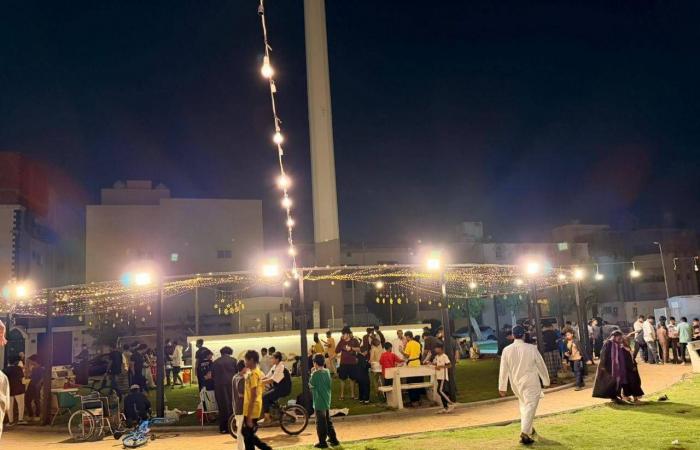 «الأزقة»
      تفتح
      دفاترها
      لكتابة
      ليالي
      رمضان
      بأسلوب
      جديد