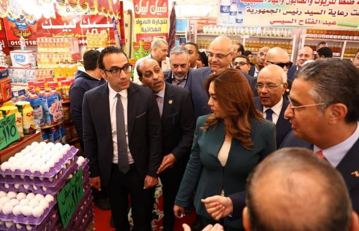 الرئيس
      التونسي
      يطالب
      بإصلاح
      الصناديق
      الاجتماعية
      بسبب
      تراكم
      الديون