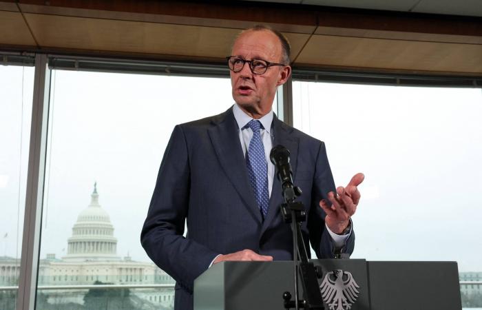 ماكرون
      يحث
      إسرائيل
      ولبنان
      على
      خفض
      التصعيد