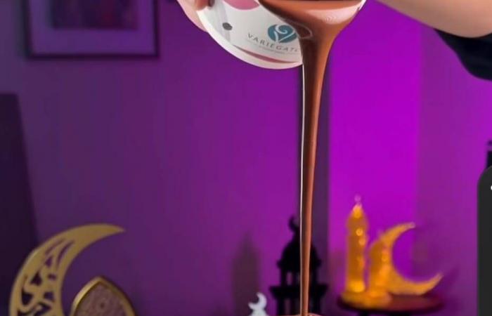 حلويات
      رمضان
      المصرية...
      من
      المنافسة
      على
      المذاق
      إلى
      «الاستعراض»