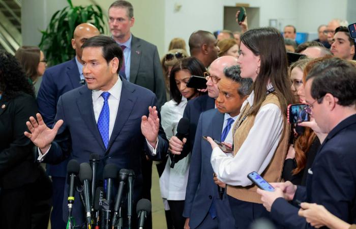 فريق
      الأمن
      القومي
      الأميركي
      يدافع
      عن
      حرب
      إيران
      في
      «الكونغرس»